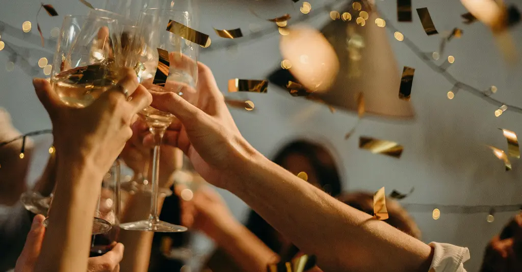 Wedding planner en micro-entreprise, organisant un mariage